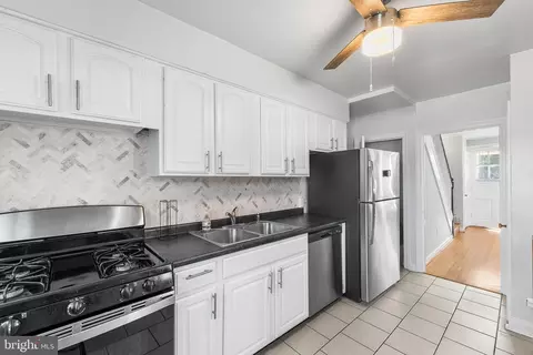 Entry Way - 1100 Andover Rd, Baltimore, MD 21218 photo 1 of 3