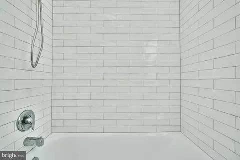 Bath - 1433 Cedarcroft Rd, Baltimore, MD 21239 photo 2 of 3