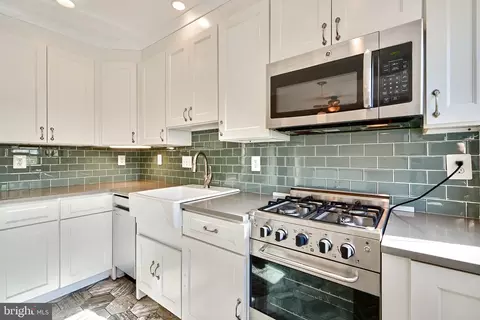 Kitchen - 1433 Cedarcroft Rd, Baltimore, MD 21239 photo 4 of 5