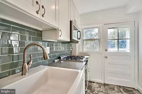 Kitchen - 1433 Cedarcroft Rd, Baltimore, MD 21239 photo 3 of 5