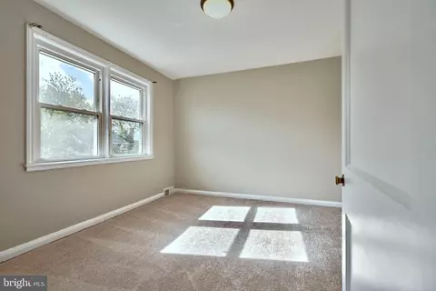 Bedroom - 1433 Cedarcroft Rd, Baltimore, MD 21239 photo 3 of 6