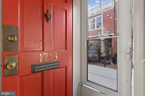1253 Knox Ct, Baltimore, MD 21230 photo 4