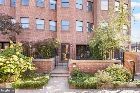 903 Stubblefield Ln, Baltimore, MD 21202