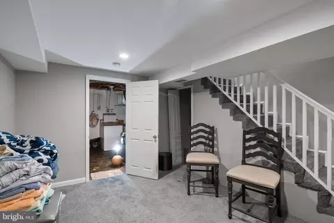 Entry Way - 3731 Lyndale Ave, Baltimore, MD 21213 photo 3 of 3