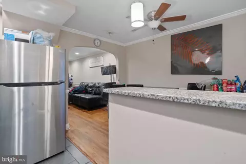 Entry Way - 3731 Lyndale Ave, Baltimore, MD 21213 photo 1 of 3