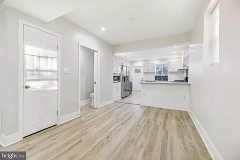 Entry Way - 5521 Radecke Ave, Baltimore, MD 21206 photo 3 of 10
