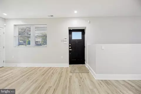 Entry Way - 5521 Radecke Ave, Baltimore, MD 21206 photo 1 of 10