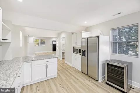 Entry Way - 5521 Radecke Ave, Baltimore, MD 21206 photo 5 of 10