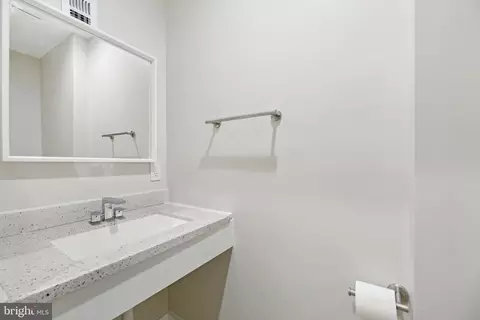Bath - 5521 Radecke Ave, Baltimore, MD 21206 photo 1 of 1
