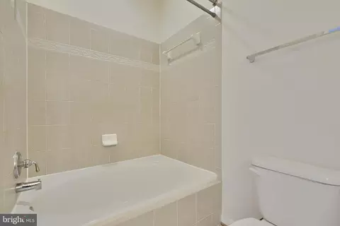 910 E Lombard St, Baltimore, MD 21202 photo 23