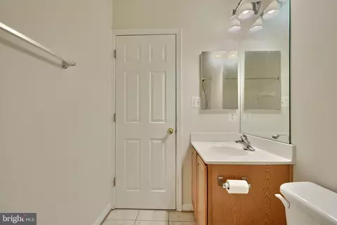 910 E Lombard St, Baltimore, MD 21202 photo 18