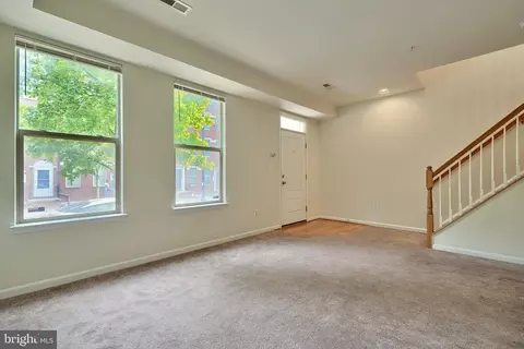 910 E Lombard St, Baltimore, MD 21202 photo 4