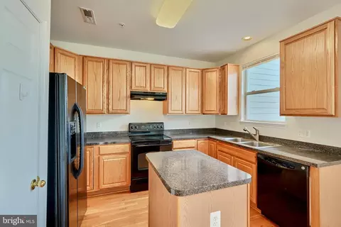 910 E Lombard St, Baltimore, MD 21202 photo 11
