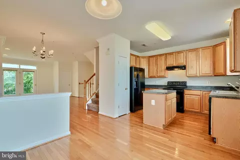 910 E Lombard St, Baltimore, MD 21202 photo 9