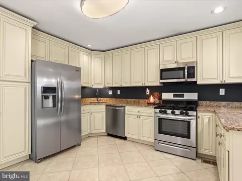 Kitchen - 1917 Breitwert Ave, Baltimore, MD 21230 photo 2 of 7