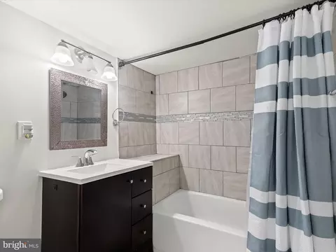 Bath - 1917 Breitwert Ave, Baltimore, MD 21230 photo 3 of 4