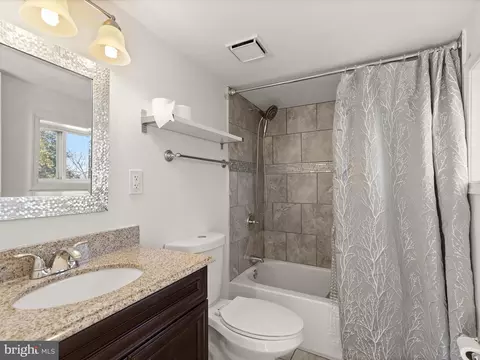 Bath - 1917 Breitwert Ave, Baltimore, MD 21230 photo 2 of 4