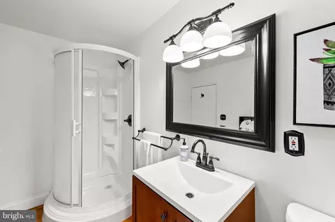 Bath - 2812 Dillon St, Baltimore, MD 21224 photo 1 of 3