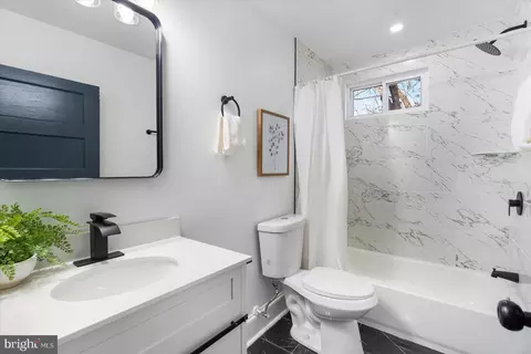 Bath - 5632 Anthony Ave, Baltimore, MD 21206 photo 7 of 7