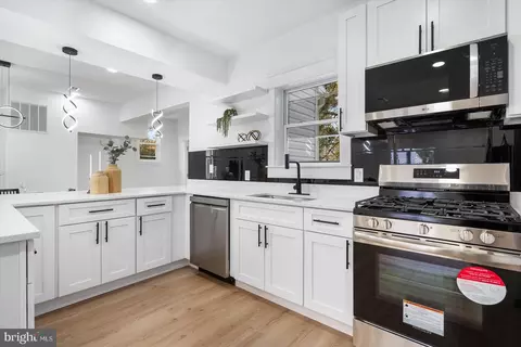 Kitchen - 5632 Anthony Ave, Baltimore, MD 21206 photo 2 of 4
