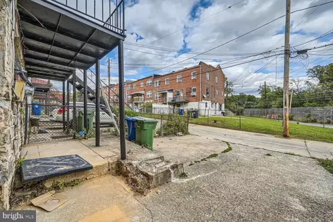 Exterior - 25 S Rosedale St, Baltimore, MD 21229 photo 4 of 4
