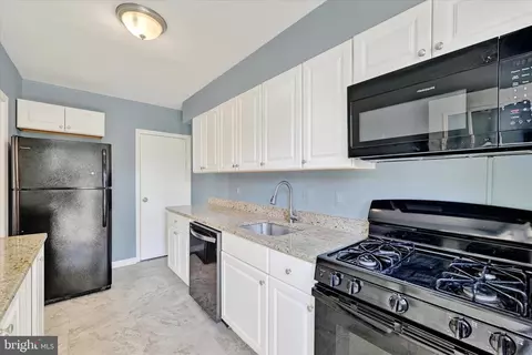 Kitchen - 4810 Crowson Ave, Baltimore, MD 21212 photo 1 of 1