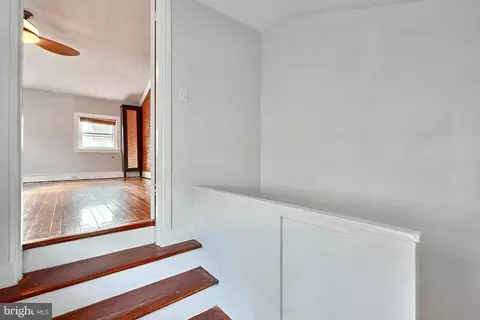 Entry Way - 1902 E Pratt St, Baltimore, MD 21231 photo 4 of 5