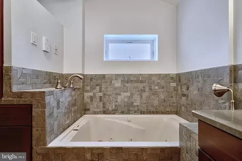 Bath - 1902 E Pratt St, Baltimore, MD 21231 photo 2 of 7