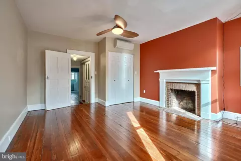 Bedroom - 1902 E Pratt St, Baltimore, MD 21231 photo 1 of 5