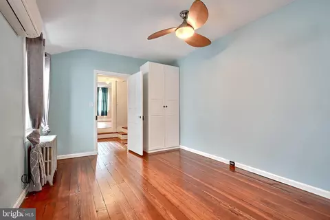 Bedroom - 1902 E Pratt St, Baltimore, MD 21231 photo 3 of 5