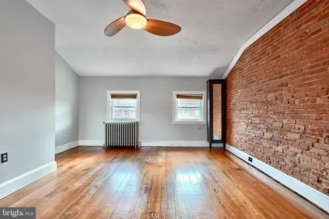 Bedroom - 1902 E Pratt St, Baltimore, MD 21231 photo 4 of 5