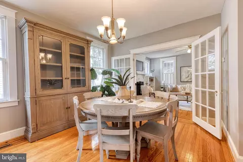 Dining - 502 Westgate Rd, Baltimore, MD 21229 photo 2 of 3