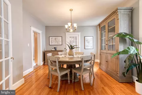 Dining - 502 Westgate Rd, Baltimore, MD 21229 photo 1 of 3