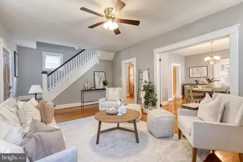 Living - 502 Westgate Rd, Baltimore, MD 21229 photo 2 of 2