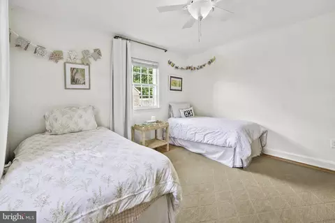 Bedroom - 203 Saint Dunstans Rd, Baltimore, MD 21212 photo 7 of 10