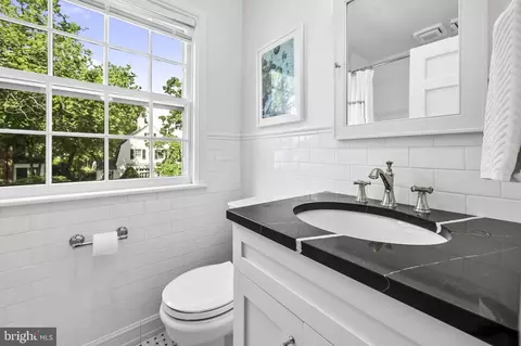 Bath - 203 Saint Dunstans Rd, Baltimore, MD 21212 photo 3 of 5