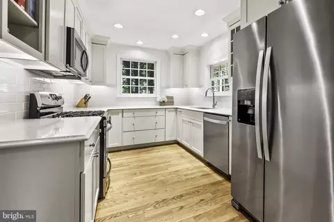 Kitchen - 203 Saint Dunstans Rd, Baltimore, MD 21212 photo 1 of 4