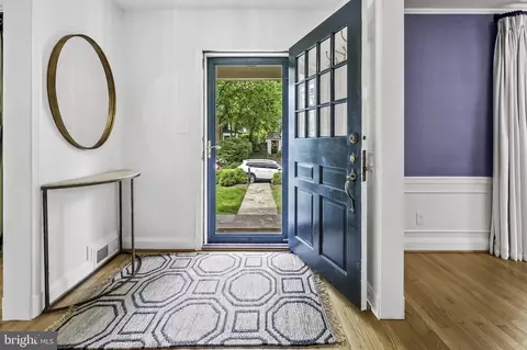 Entry Way - 203 Saint Dunstans Rd, Baltimore, MD 21212 photo 2 of 2