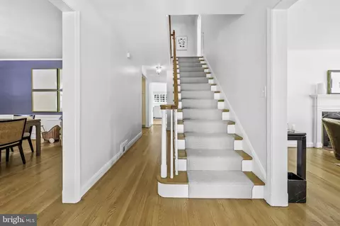 Entry Way - 203 Saint Dunstans Rd, Baltimore, MD 21212 photo 1 of 2