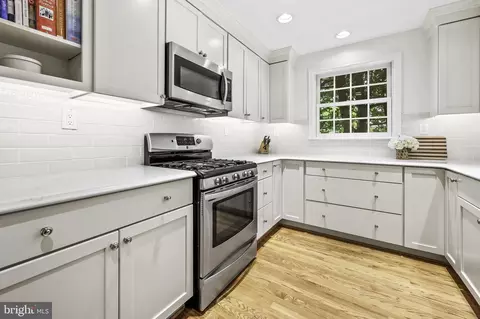 Kitchen - 203 Saint Dunstans Rd, Baltimore, MD 21212 photo 2 of 4
