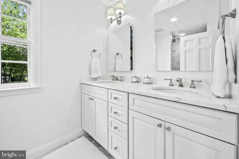 Bath - 203 Saint Dunstans Rd, Baltimore, MD 21212 photo 1 of 5