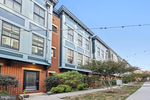 21 Yogurt Ln, Baltimore, MD 21231