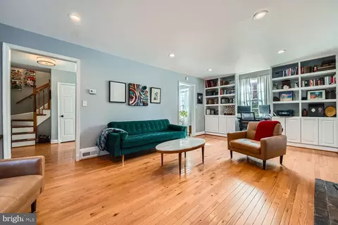 Living - 8 Goodale Pl, Baltimore, MD 21212 photo 2 of 3