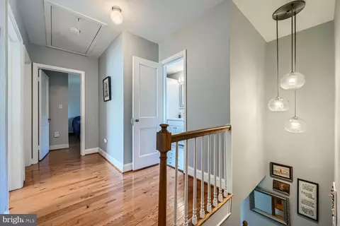 Entry Way - 8 Goodale Pl, Baltimore, MD 21212 photo 6 of 7