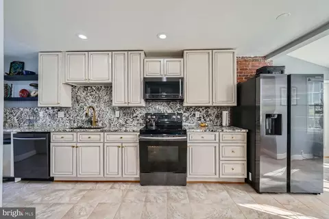 Kitchen - 8 Goodale Pl, Baltimore, MD 21212 photo 2 of 2