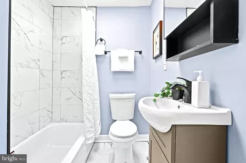 Bath - 4520 Manorview Rd, Baltimore, MD 21229 photo 1 of 4
