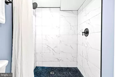 Bath - 4520 Manorview Rd, Baltimore, MD 21229 photo 4 of 4