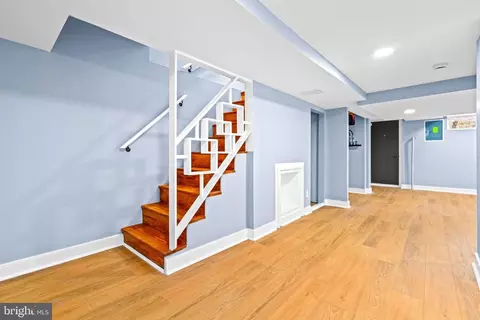 Entry Way - 4520 Manorview Rd, Baltimore, MD 21229 photo 4 of 4
