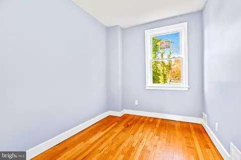 Bedroom - 4520 Manorview Rd, Baltimore, MD 21229 photo 3 of 5