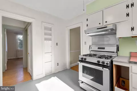 5006 Greenleaf Rd, Baltimore, MD 21210 photo 14
